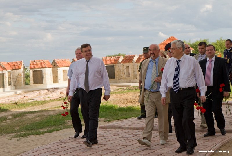 Министр иностранных дел Украины Константин Грищенко  посетил Приднестровье с рабочим визитом