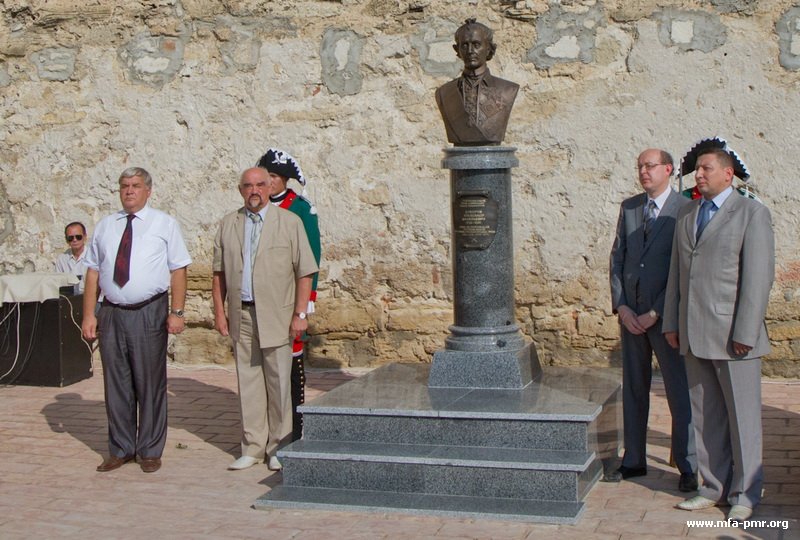 В Бендерской крепости состоялось открытие памятника  выдающемуся полководцу Александру Суворову