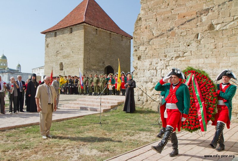 В Бендерской крепости состоялось открытие памятника  выдающемуся полководцу Александру Суворову