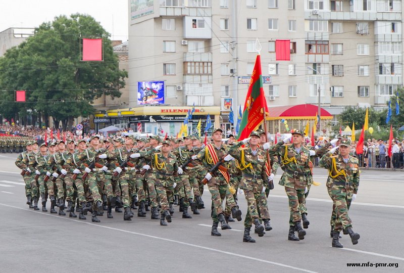 В Тирасполе состоялись торжественные мероприятия, посвященные  XXI годовщине со дня образования  Приднестровской Молдавской Республики