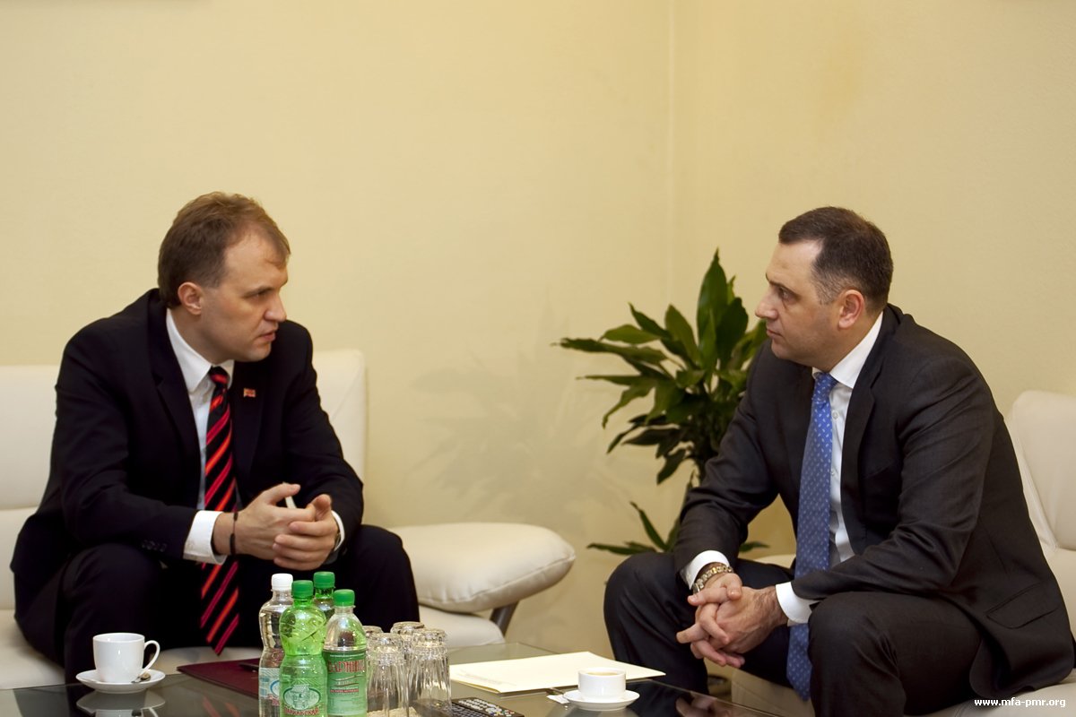 Евгений Шевчук и Андрей Цэрнэ обсудили вопросы российско-приднестровского сотрудничества в социальной и культурной сферах