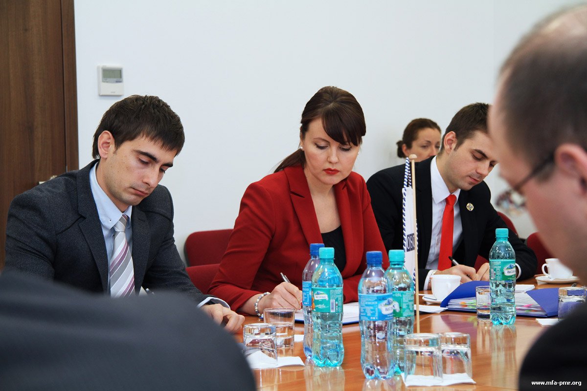 Nina Shtanski and Evgeny Karpov Agreed on the Joint Inspection of Latin-script Moldovan Schools