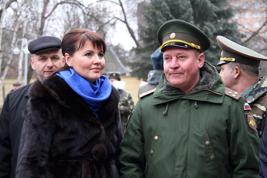 Генерал заметил в лице супруги на этот. Генерал лебедь в Приднестровье. Жена Генерала суров Кина.